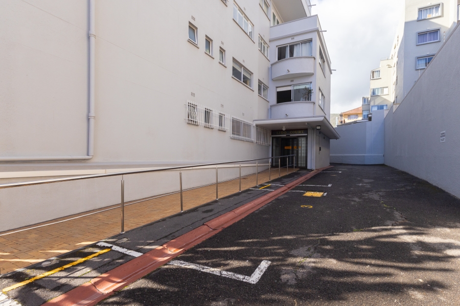 To Let 2 Bedroom Property for Rent in Sea Point Western Cape